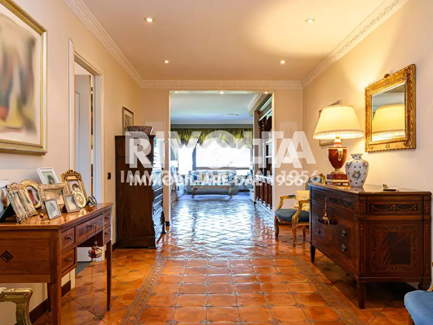 Immagine 4 di Appartamento in vendita  in Via Pietro Mascagni a Roma