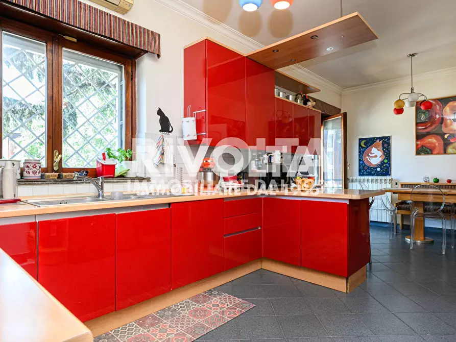 Immagine 10 di Appartamento in vendita  in Via Pietro Mascagni a Roma