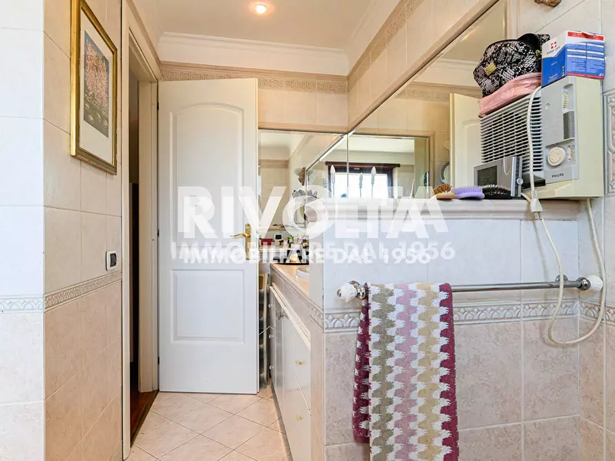 Immagine 38 di Appartamento in vendita  in Via Pietro Mascagni a Roma