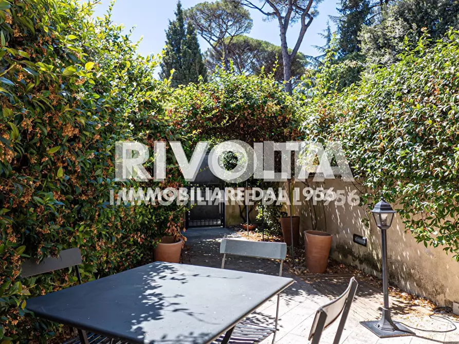 Immagine 2 di Appartamento in vendita  in Via Della Camilluccia a Roma