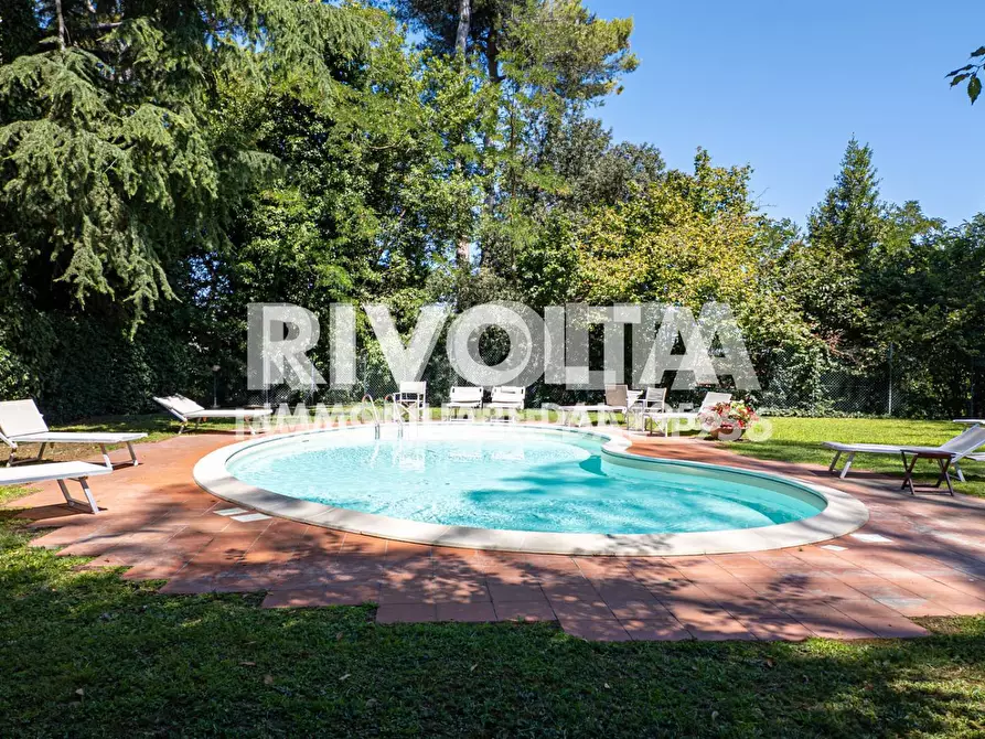 Immagine 5 di Appartamento in vendita  in Via Della Camilluccia a Roma