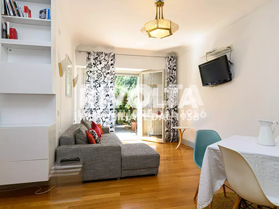 Immagine 8 di Appartamento in vendita  in Via Della Camilluccia a Roma