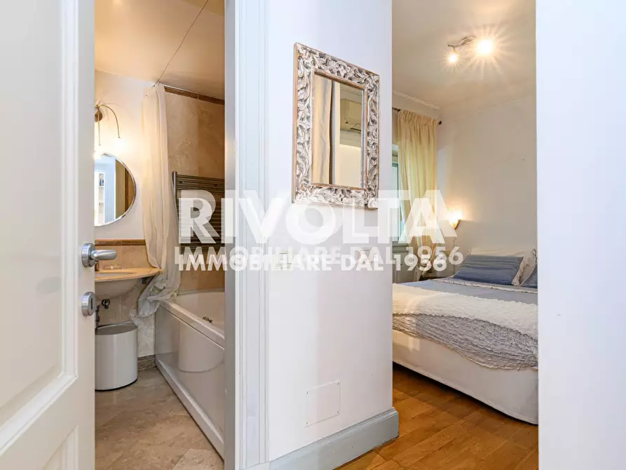 Immagine 17 di Appartamento in vendita  in Via Della Camilluccia a Roma