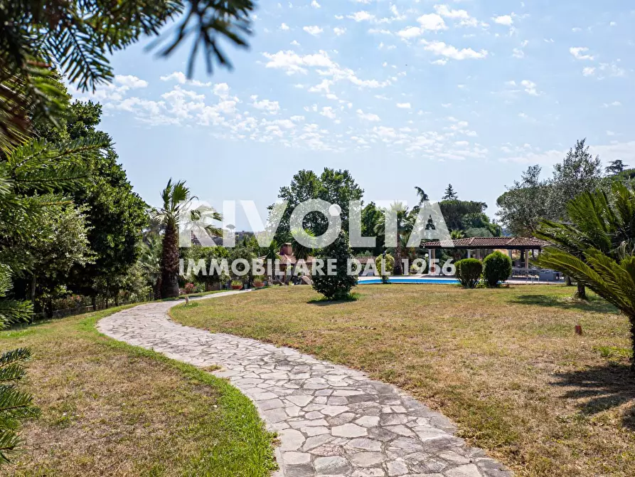 Immagine 11 di Villa in vendita  in Via della Giustiniana a Roma