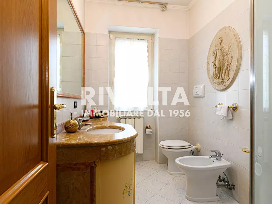 Immagine 21 di Villa in vendita  in Via della Giustiniana a Roma