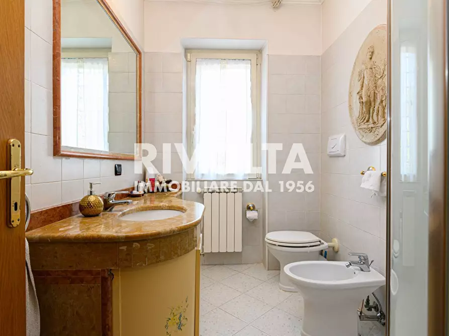 Immagine 22 di Villa in vendita  in Via della Giustiniana a Roma