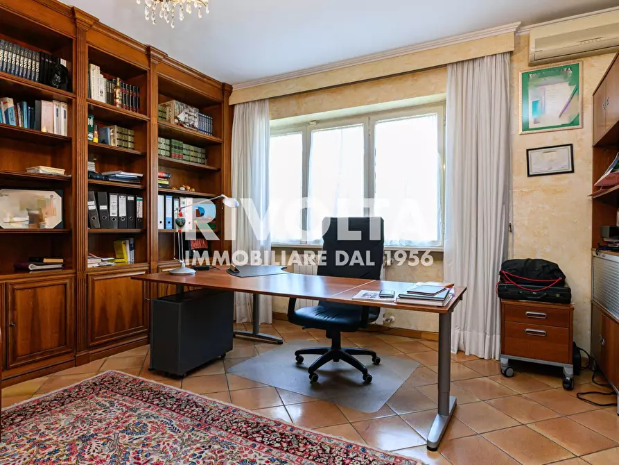 Immagine 25 di Villa in vendita  in Via della Giustiniana a Roma