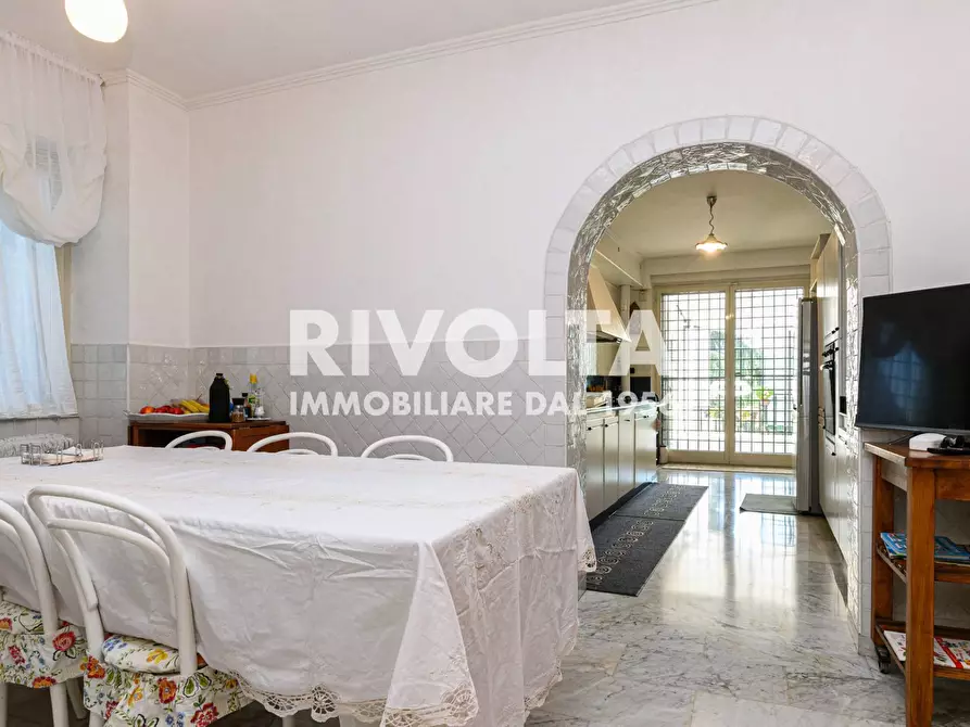 Immagine 26 di Villa in vendita  in Via della Giustiniana a Roma