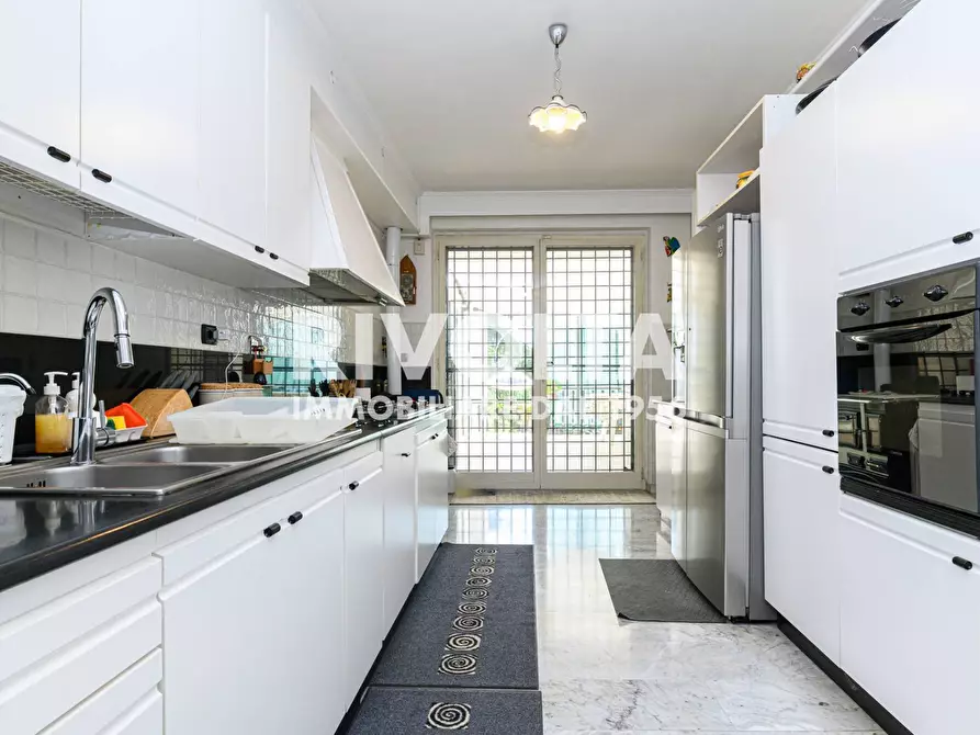 Immagine 27 di Villa in vendita  in Via della Giustiniana a Roma