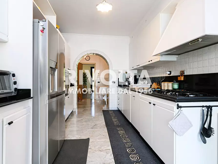 Immagine 28 di Villa in vendita  in Via della Giustiniana a Roma