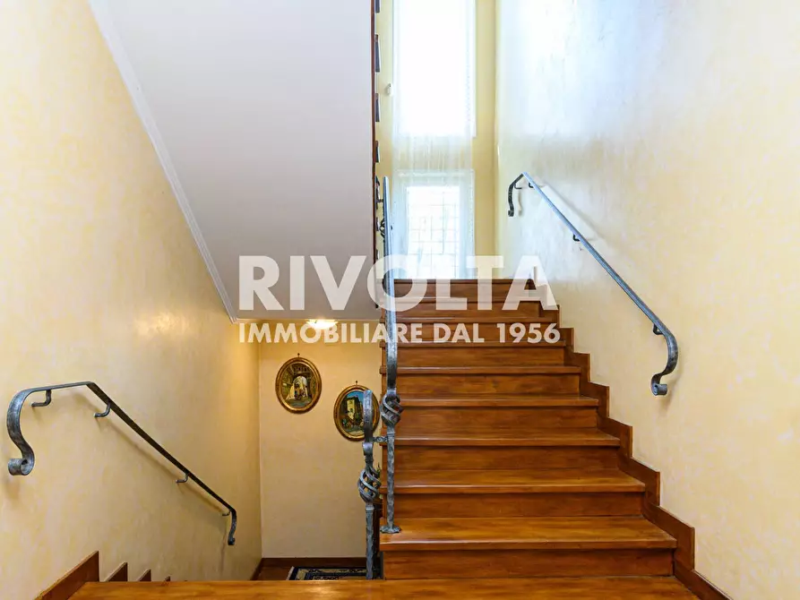 Immagine 30 di Villa in vendita  in Via della Giustiniana a Roma