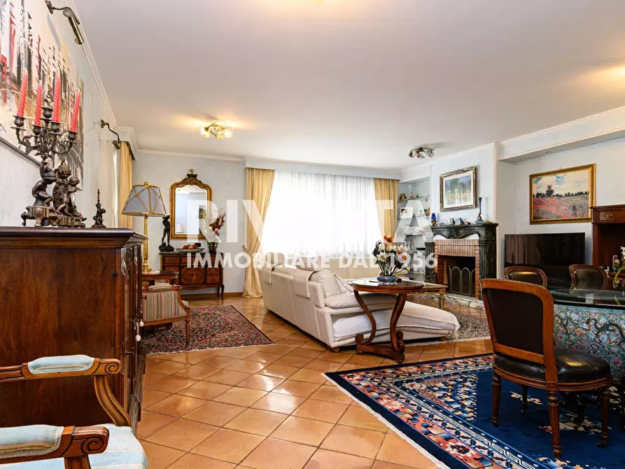 Immagine 31 di Villa in vendita  in Via della Giustiniana a Roma