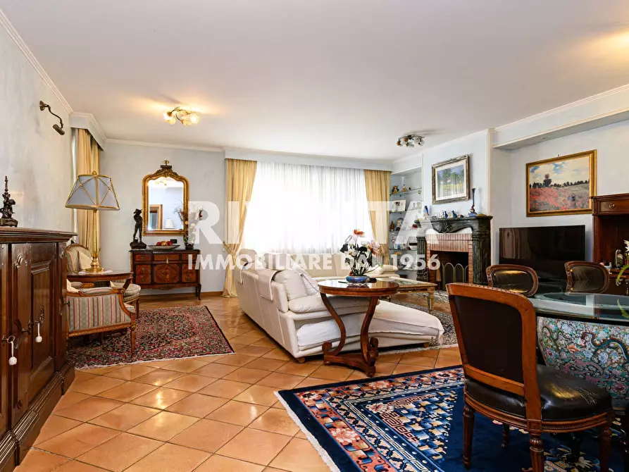 Immagine 32 di Villa in vendita  in Via della Giustiniana a Roma