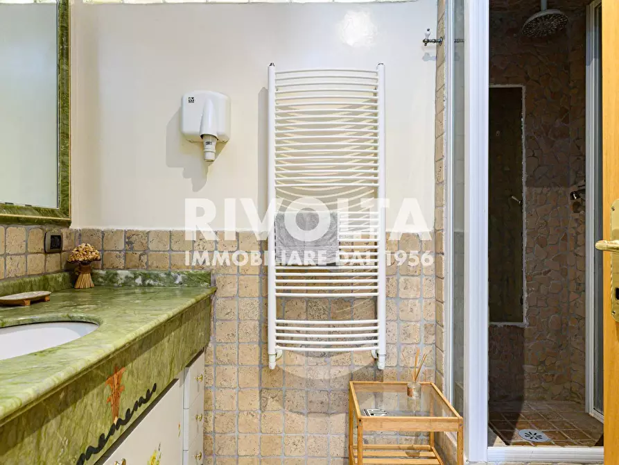 Immagine 41 di Villa in vendita  in Via della Giustiniana a Roma
