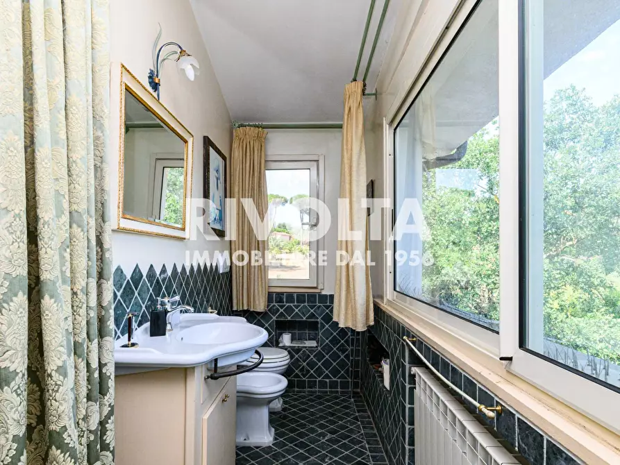 Immagine 45 di Villa in vendita  in Via della Giustiniana a Roma