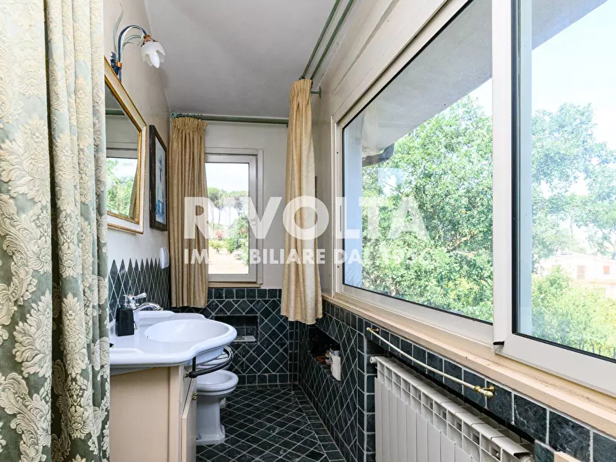 Immagine 46 di Villa in vendita  in Via della Giustiniana a Roma