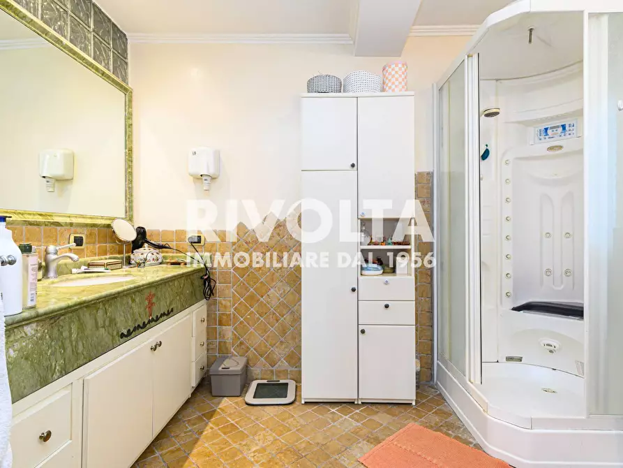 Immagine 58 di Villa in vendita  in Via della Giustiniana a Roma