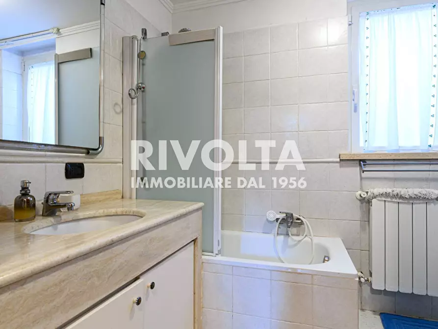 Immagine 70 di Villa in vendita  in Via della Giustiniana a Roma