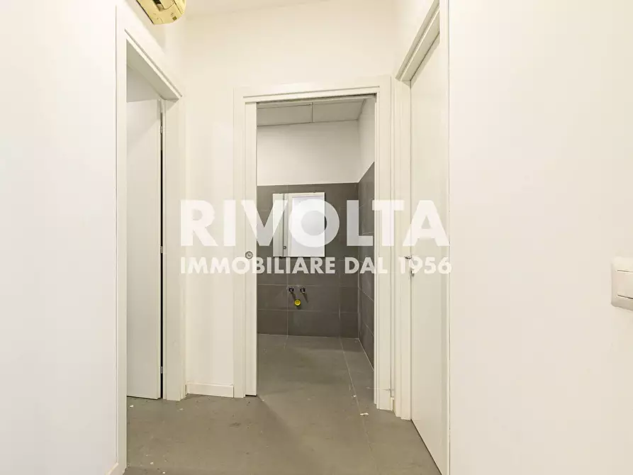 Immagine 4 di Attività commerciale in affitto  in Via Tomacelli a Roma