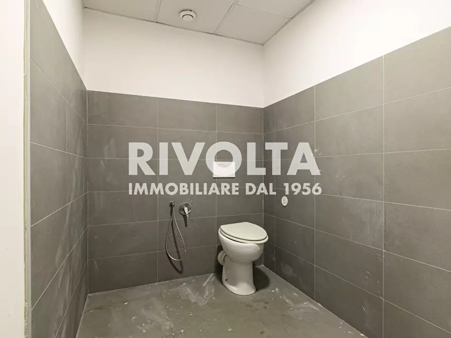 Immagine 6 di Attività commerciale in affitto  in Via Tomacelli a Roma