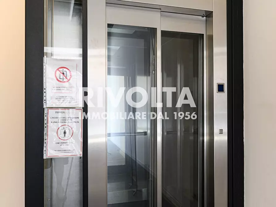 Immagine 21 di Attività commerciale in affitto  in Via Tomacelli a Roma
