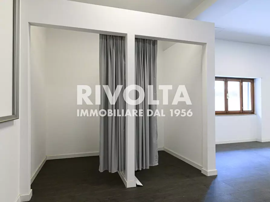 Immagine 22 di Attività commerciale in affitto  in Via Tomacelli a Roma