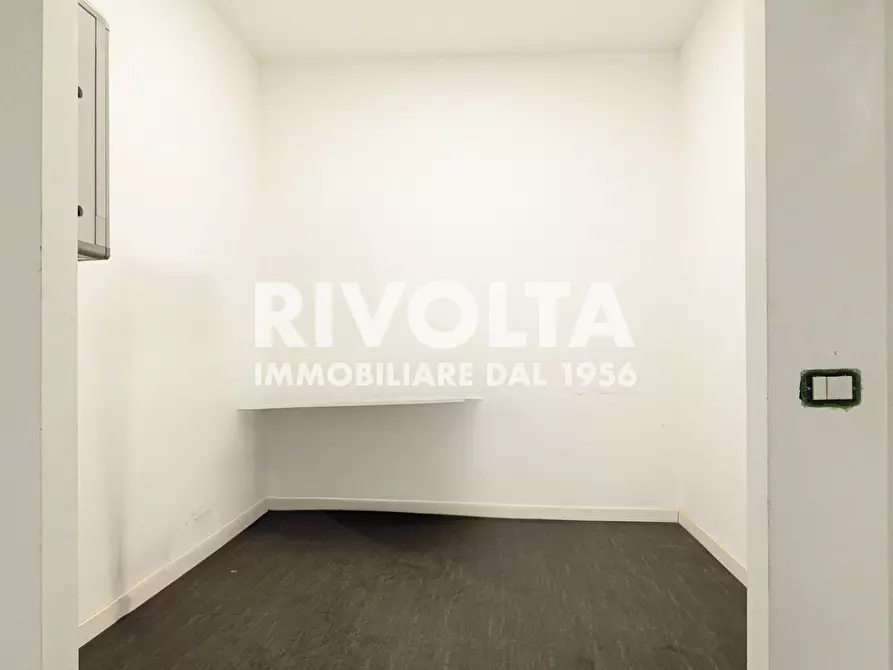 Immagine 25 di Attività commerciale in affitto  in Via Tomacelli a Roma