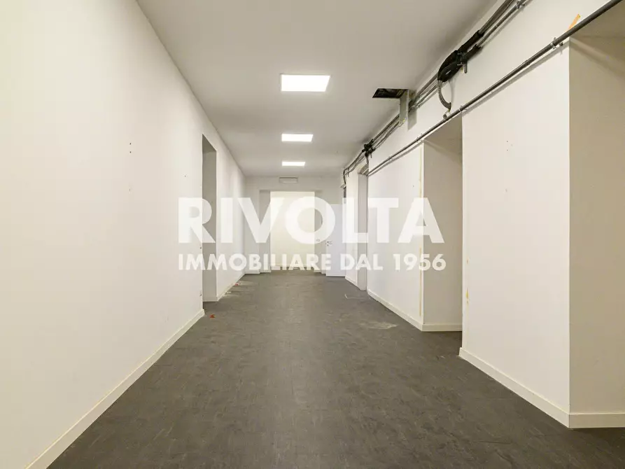 Immagine 27 di Attività commerciale in affitto  in Via Tomacelli a Roma