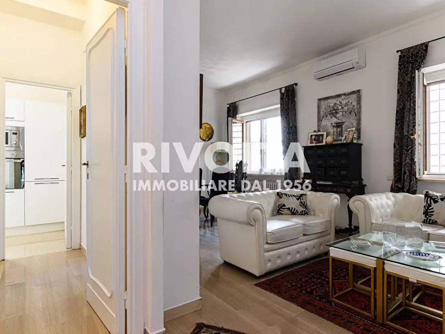 Immagine 4 di Appartamento in vendita  in via ximenes a Roma