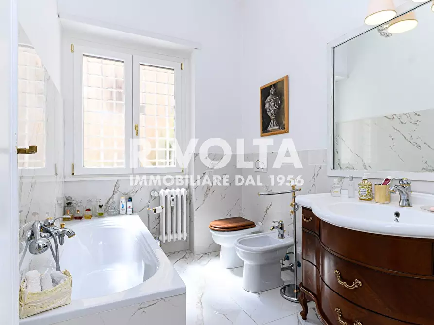 Immagine 16 di Appartamento in vendita  in via ximenes a Roma