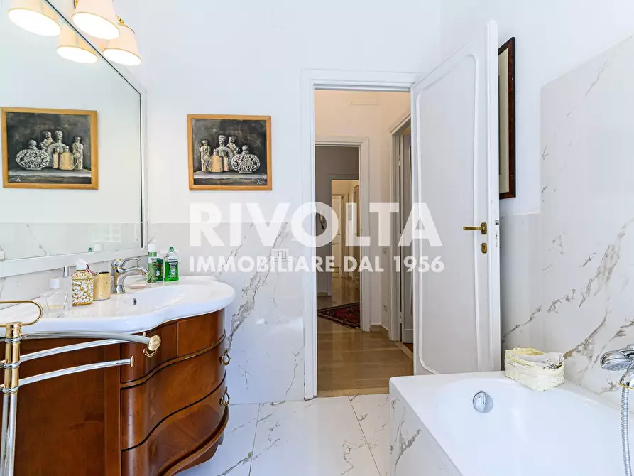 Immagine 18 di Appartamento in vendita  in via ximenes a Roma