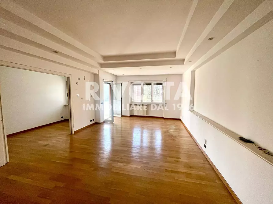 Immagine 10 di Appartamento in vendita  in Via Al Sesto Miglio a Roma