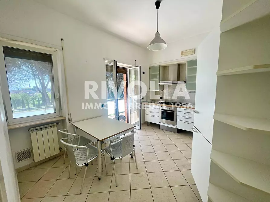 Immagine 11 di Appartamento in vendita  in Via Al Sesto Miglio a Roma