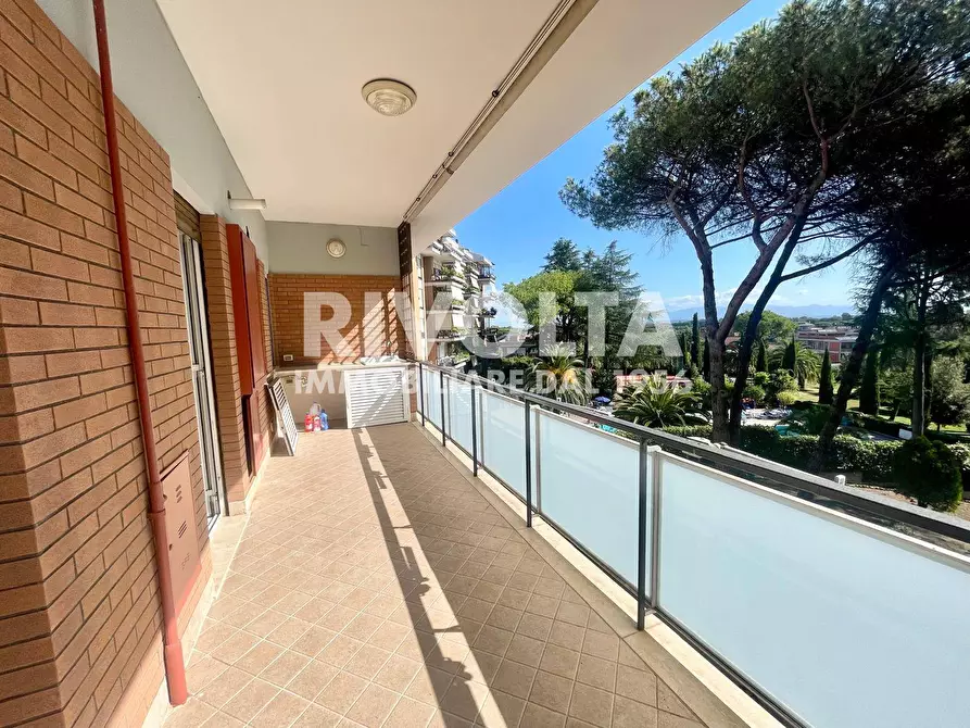 Immagine 13 di Appartamento in vendita  in Via Al Sesto Miglio a Roma