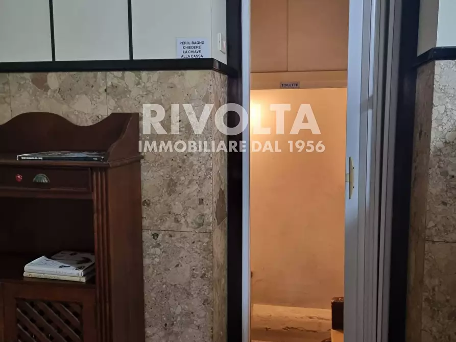 Immagine 8 di Locale commerciale in vendita  in Via Monte Delle Gioie a Roma