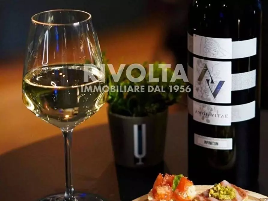 Immagine 5 di Attività commerciale in vendita  in Via Giovanni Villani a Roma