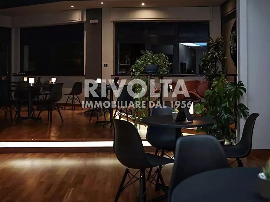 Immagine 12 di Attività commerciale in vendita  in Via Giovanni Villani a Roma