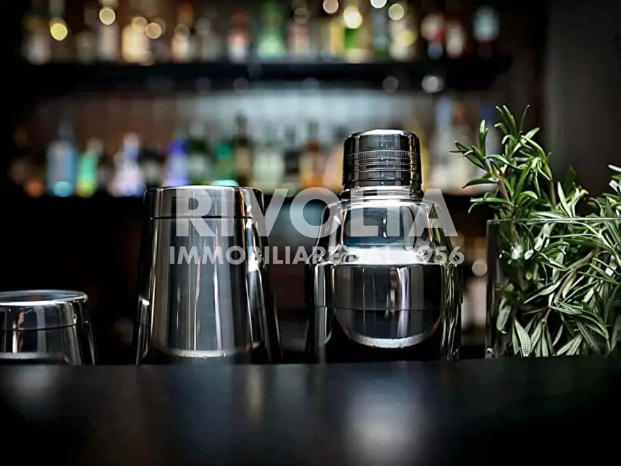 Immagine 17 di Attività commerciale in vendita  in Via Giovanni Villani a Roma