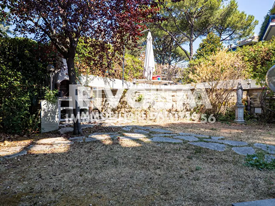 Immagine 3 di Appartamento in vendita  in VIA DEI MASSIMI a Roma