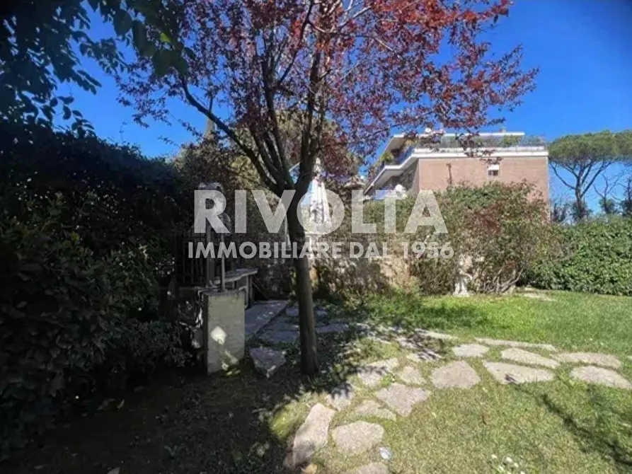 Immagine 7 di Appartamento in vendita  in VIA DEI MASSIMI a Roma