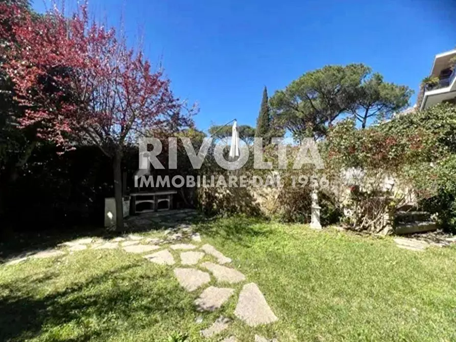 Immagine 9 di Appartamento in vendita  in VIA DEI MASSIMI a Roma