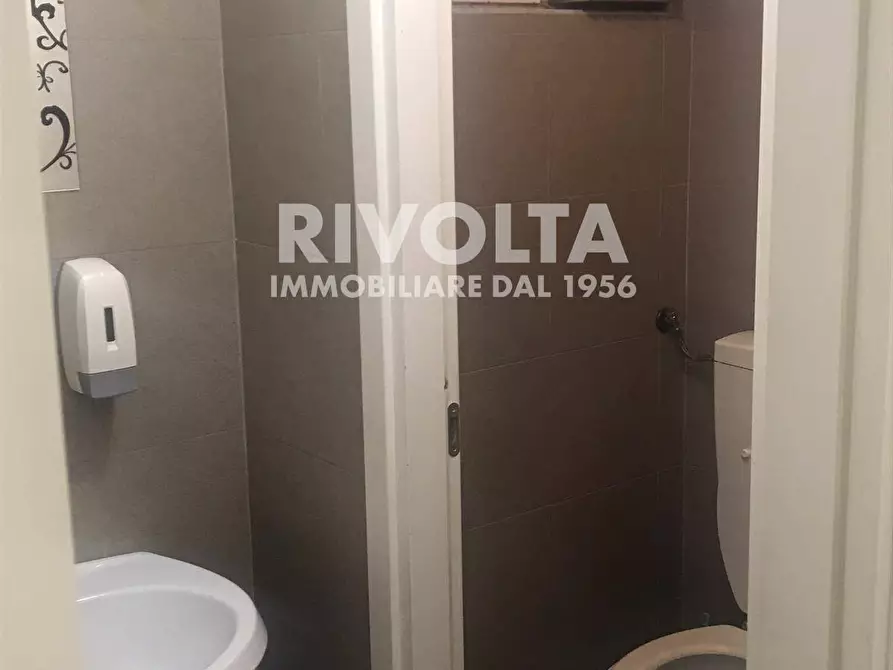 Immagine 8 di Attività commerciale in vendita  in Salita Di Poggio San Lorenzo a Roma