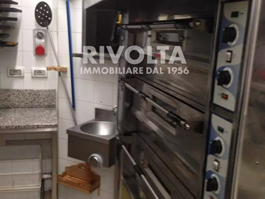 Immagine 11 di Attività commerciale in vendita  in Salita Di Poggio San Lorenzo a Roma