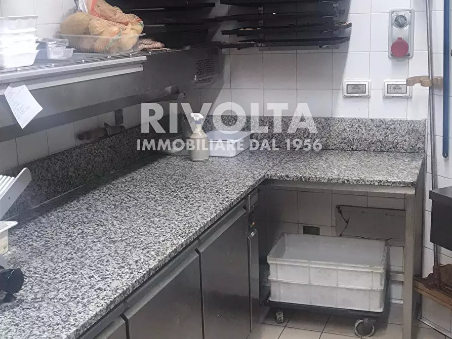 Immagine 16 di Attività commerciale in vendita  in Salita Di Poggio San Lorenzo a Roma