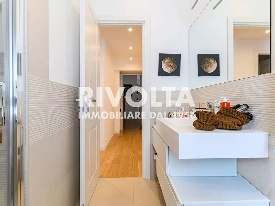 Immagine 33 di Appartamento in affitto  in Via Dei Monti Parioli a Roma