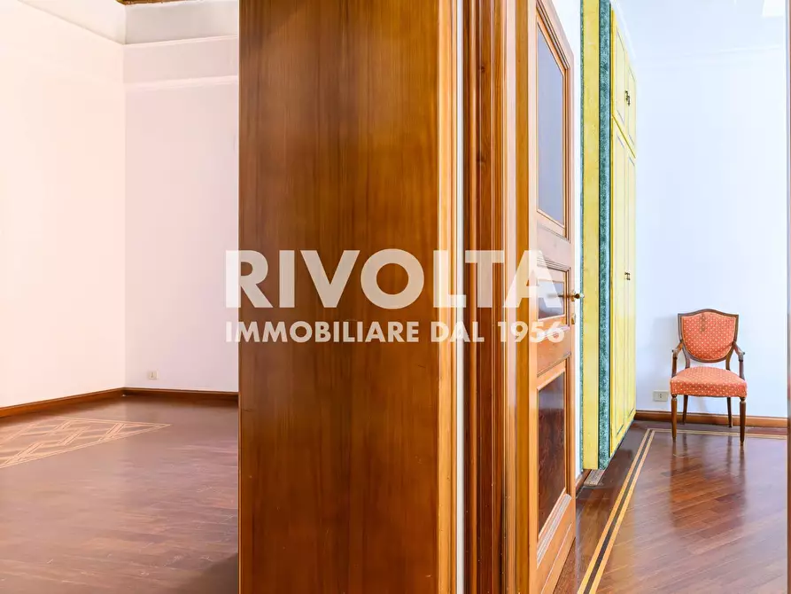Immagine 25 di Appartamento in vendita  in Via Del Governo Vecchio 115 a Roma