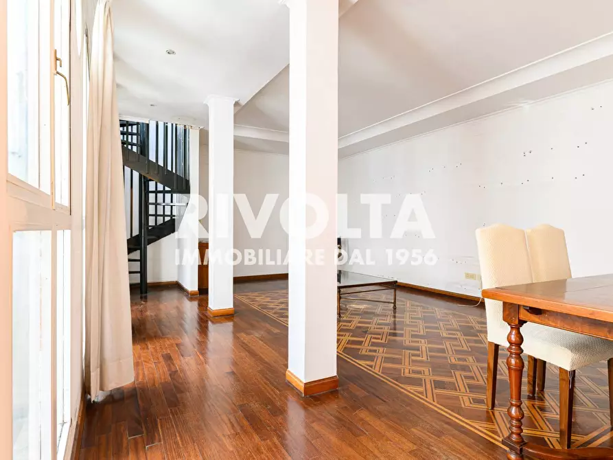 Immagine 11 di Appartamento in vendita  in Via Del Governo Vecchio 115 a Roma