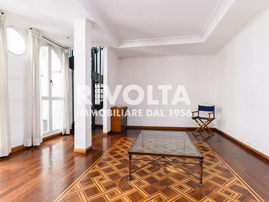 Immagine 41 di Appartamento in vendita  in Via Del Governo Vecchio 115 a Roma