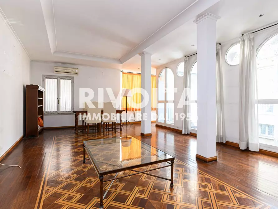 Immagine 3 di Appartamento in vendita  in Via Del Governo Vecchio 115 a Roma