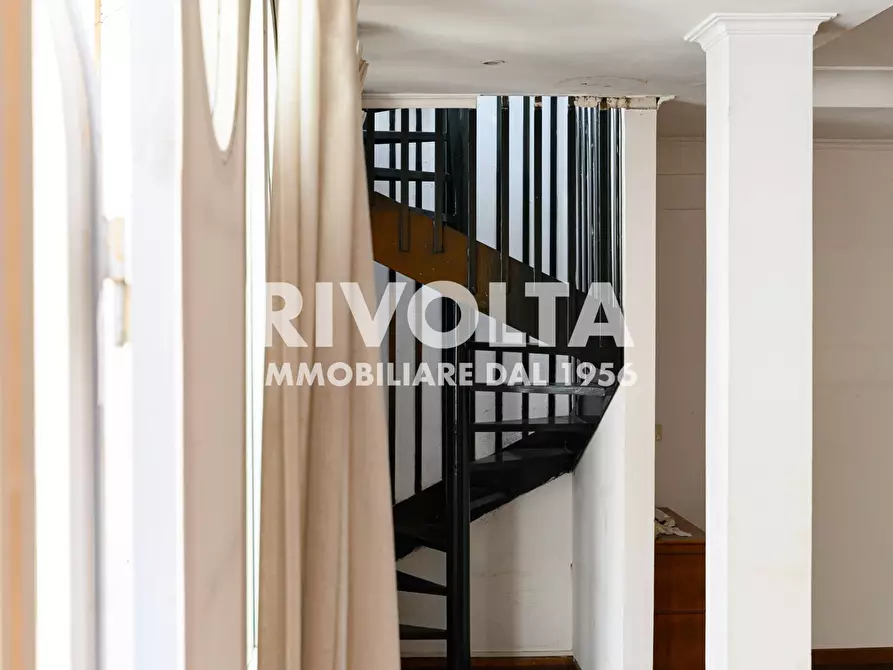 Immagine 50 di Appartamento in vendita  in Via Del Governo Vecchio 115 a Roma